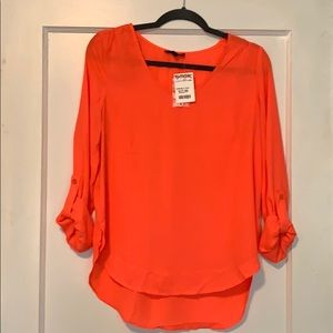 🆕 Coral/orange blouse - M